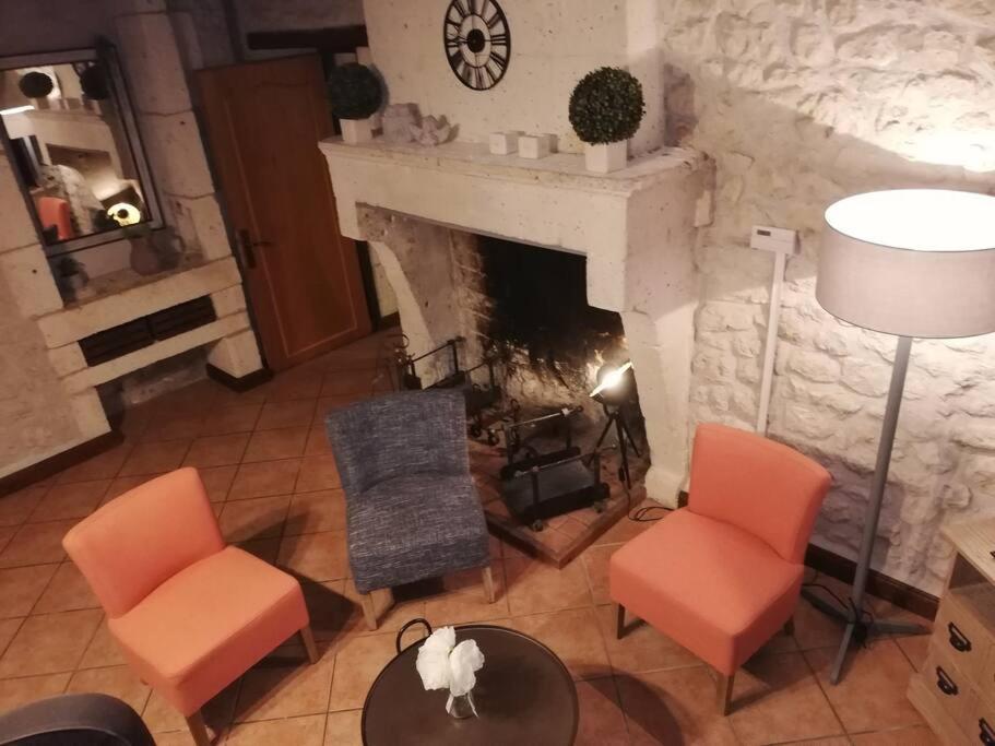 Maison Charentaise A La Campagne Bécheresse エクステリア 写真