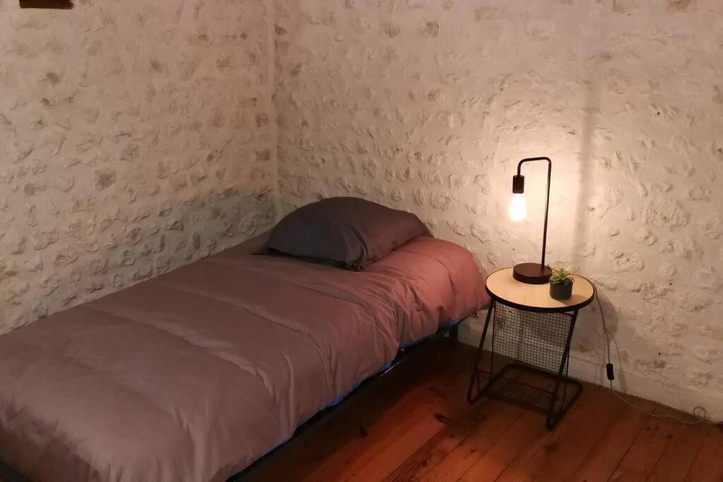 Maison Charentaise A La Campagne Bécheresse エクステリア 写真